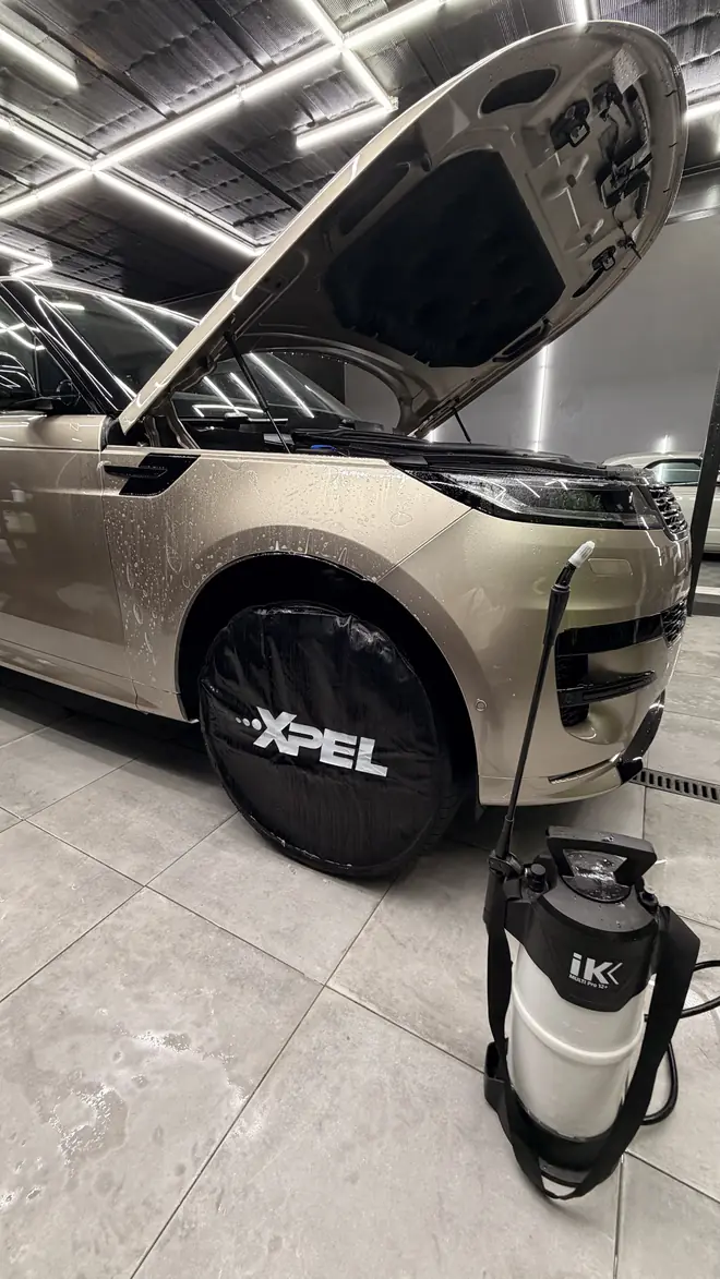 Range Rover preparado para la instalación de lámina XPEL
